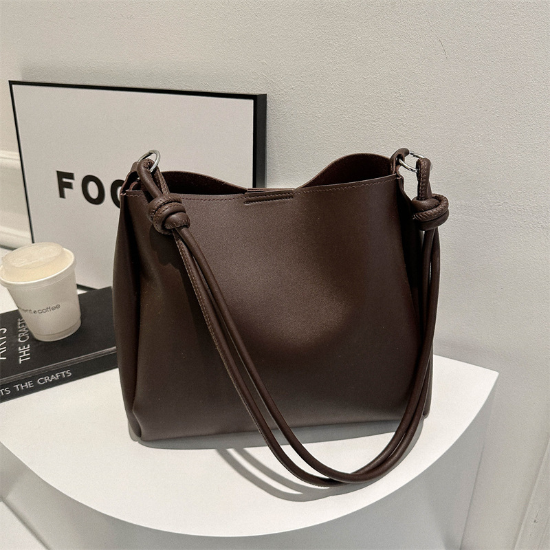 Women Bags For Airport - กระเป๋าสะพายไหล่หนังสำหรับผู้หญิง รุ่นเกาหลี ขนาดใหญ่ จุของได้เยอะ ดีไซน์ทันสมัย สีพื้น