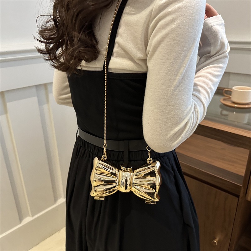 กระเป๋าคลัทช์ทรงโบว์โลหะสีทองเ - Clutch Bag Evening บทวิจารณ์และราคา