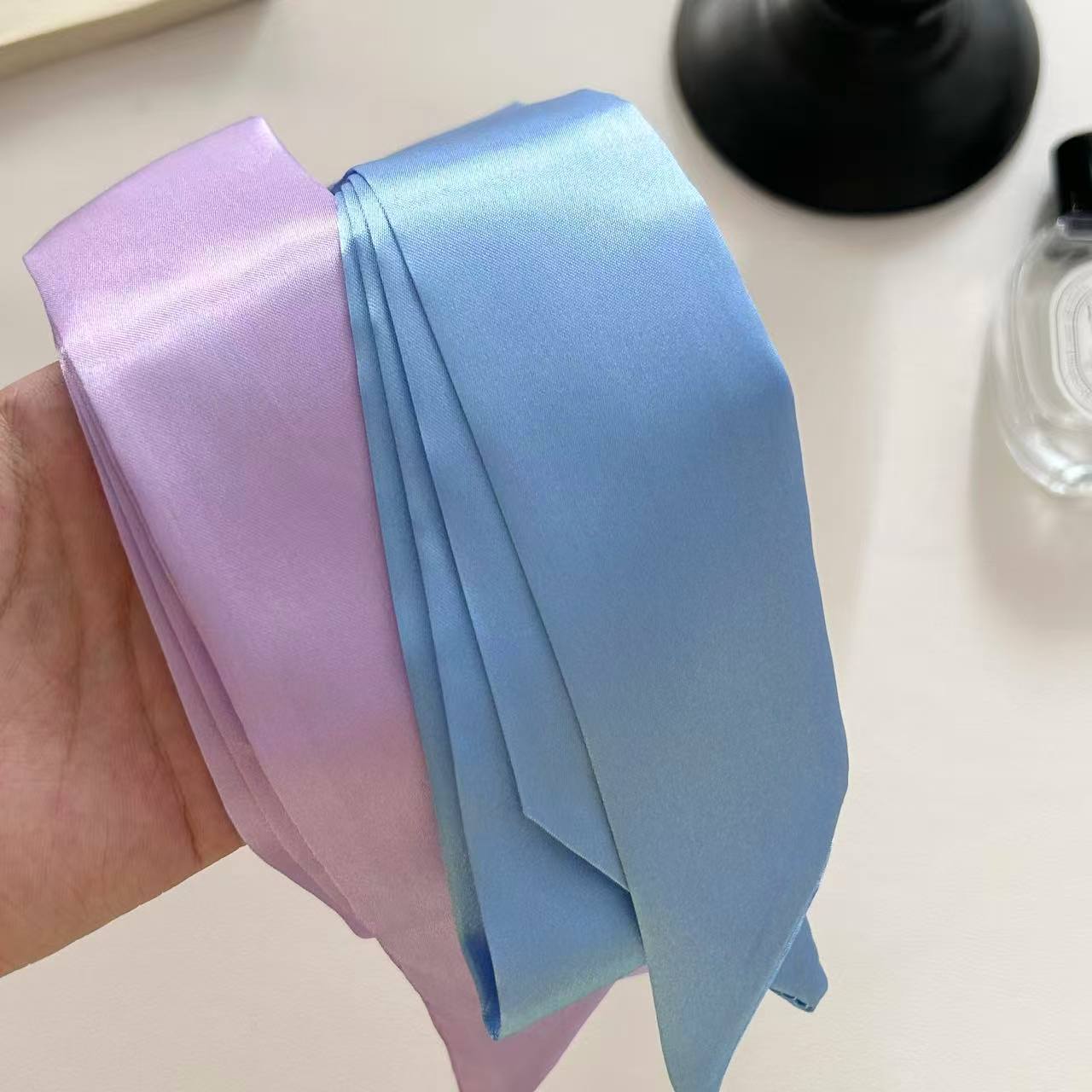 ผ้าพันคอซาตินทรงบาง สีพื้น พรี - Women Bags Office บทวิจารณ์และราคา