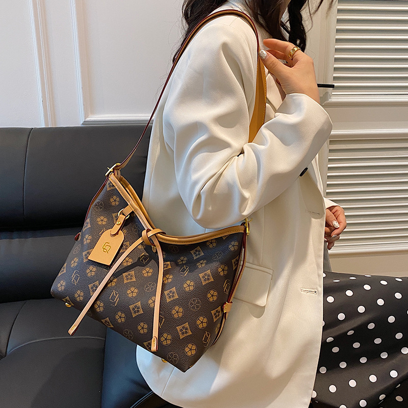 แบรนด์หรูผู้หญิงไหล่กระเป๋าพรี - Women Bags Premium Brands บทวิจารณ์และราคา